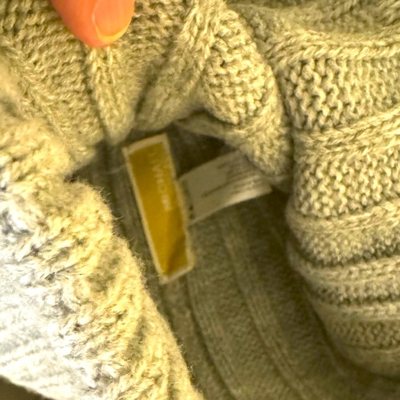 Michael Kors Grey Toboggan hat - Picture 5 of 5